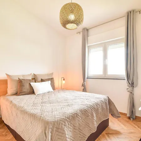 Eva Andorinha 2 Pax By Mtphomes * Ferreiras